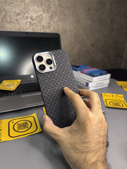 Luxo Life Case- Black Triangled-16 Pro Max