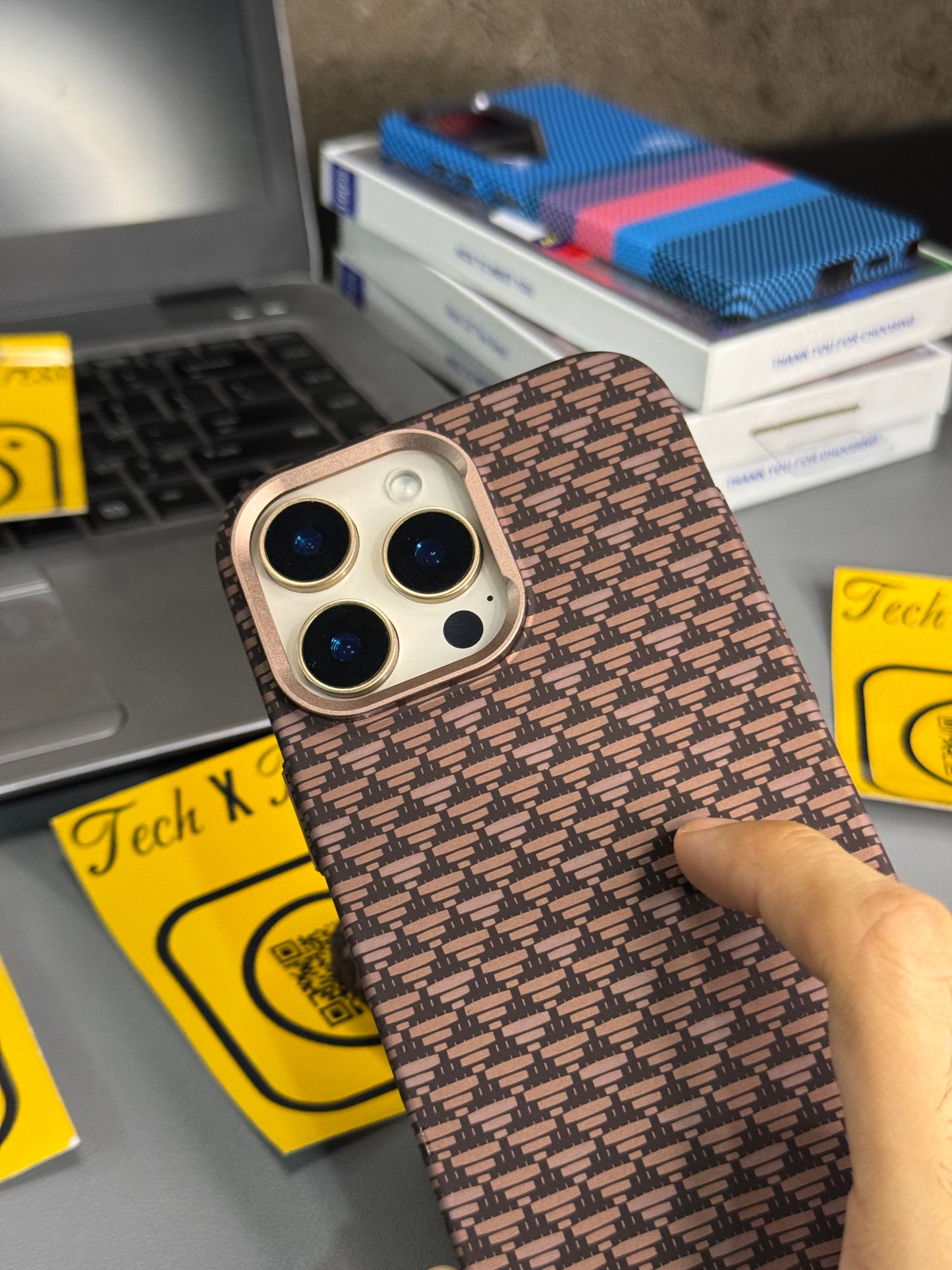 Luxo Life Case- Desert Triangled-16 Pro Max