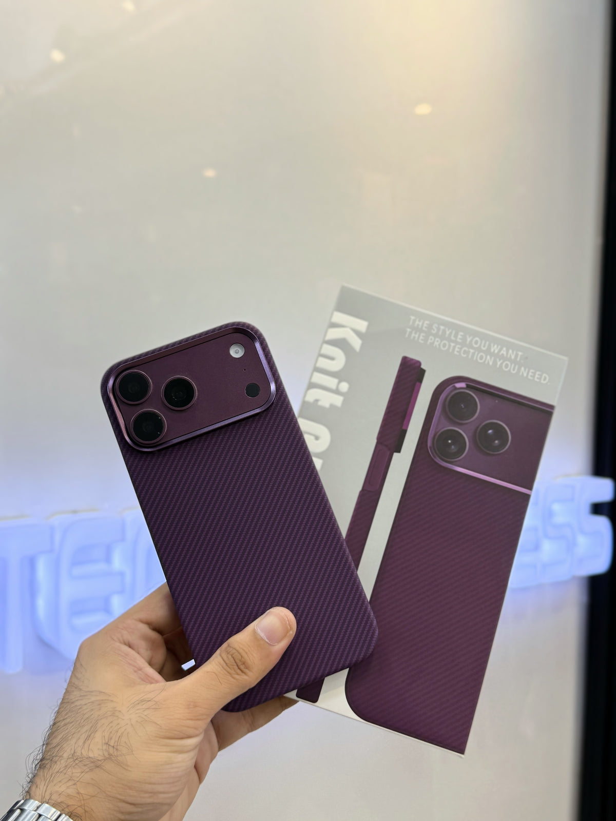 Knit Pitaka Burgundy Carbon Lined Case-18 Series