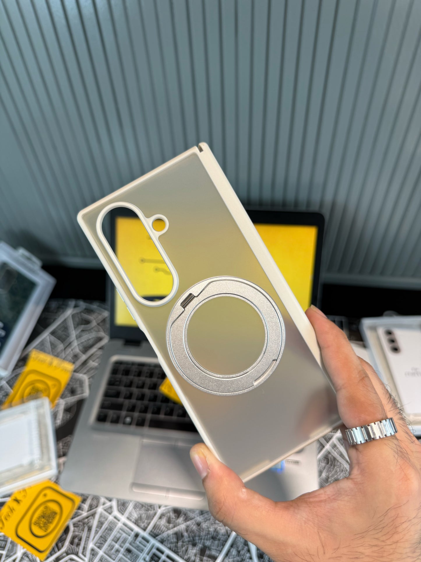 J CASE Metal Stand Series-Fold 8 Ultra
