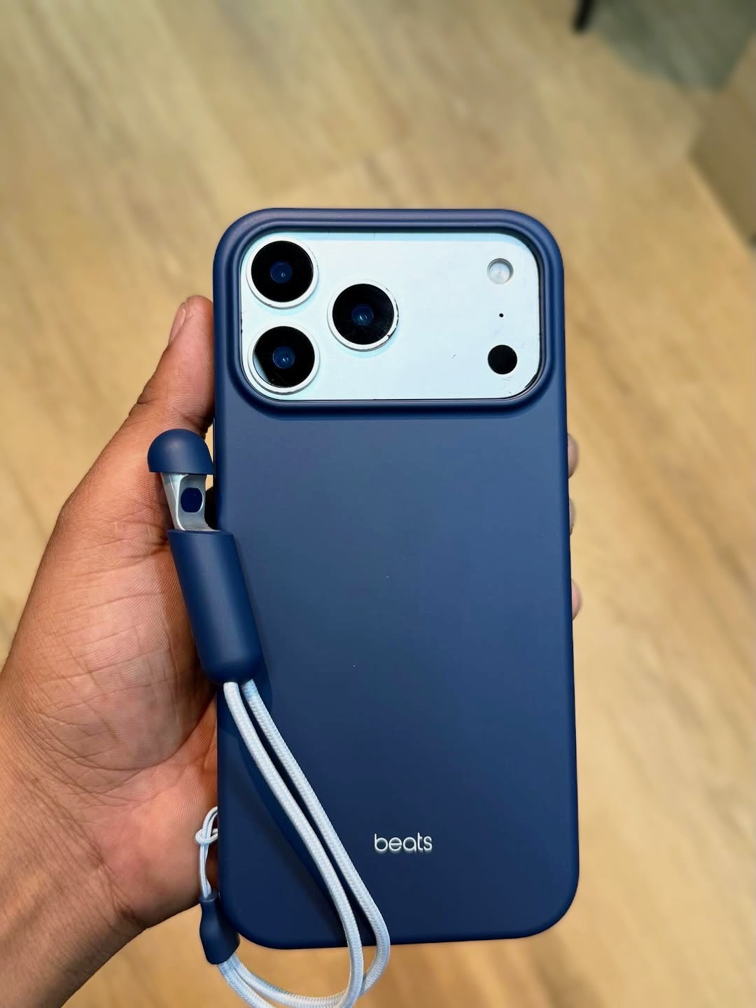 BEATS 1:1 Stand Case