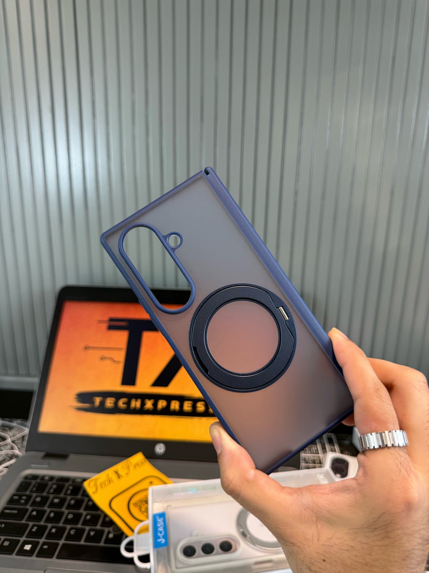 J CASE Metal Stand Series-Fold 8 Ultra
