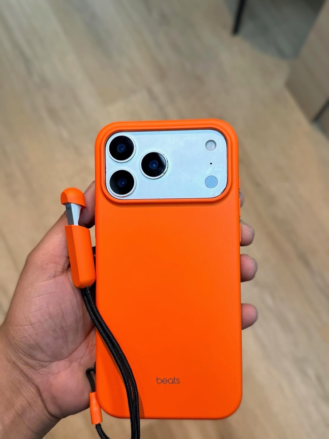 BEATS 1:1 Stand Case