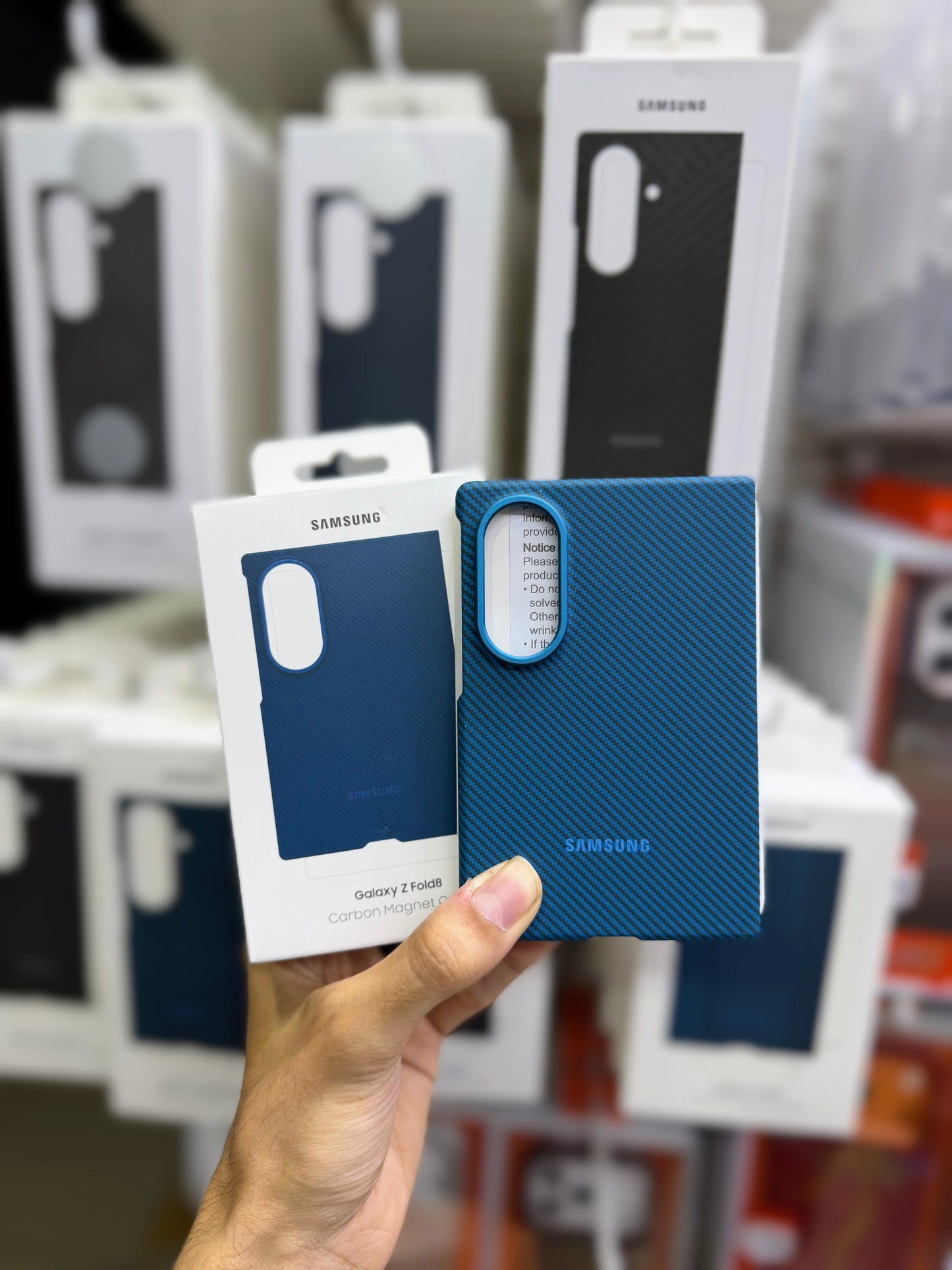 Samsung Official Carbon Patterned-Fold 8