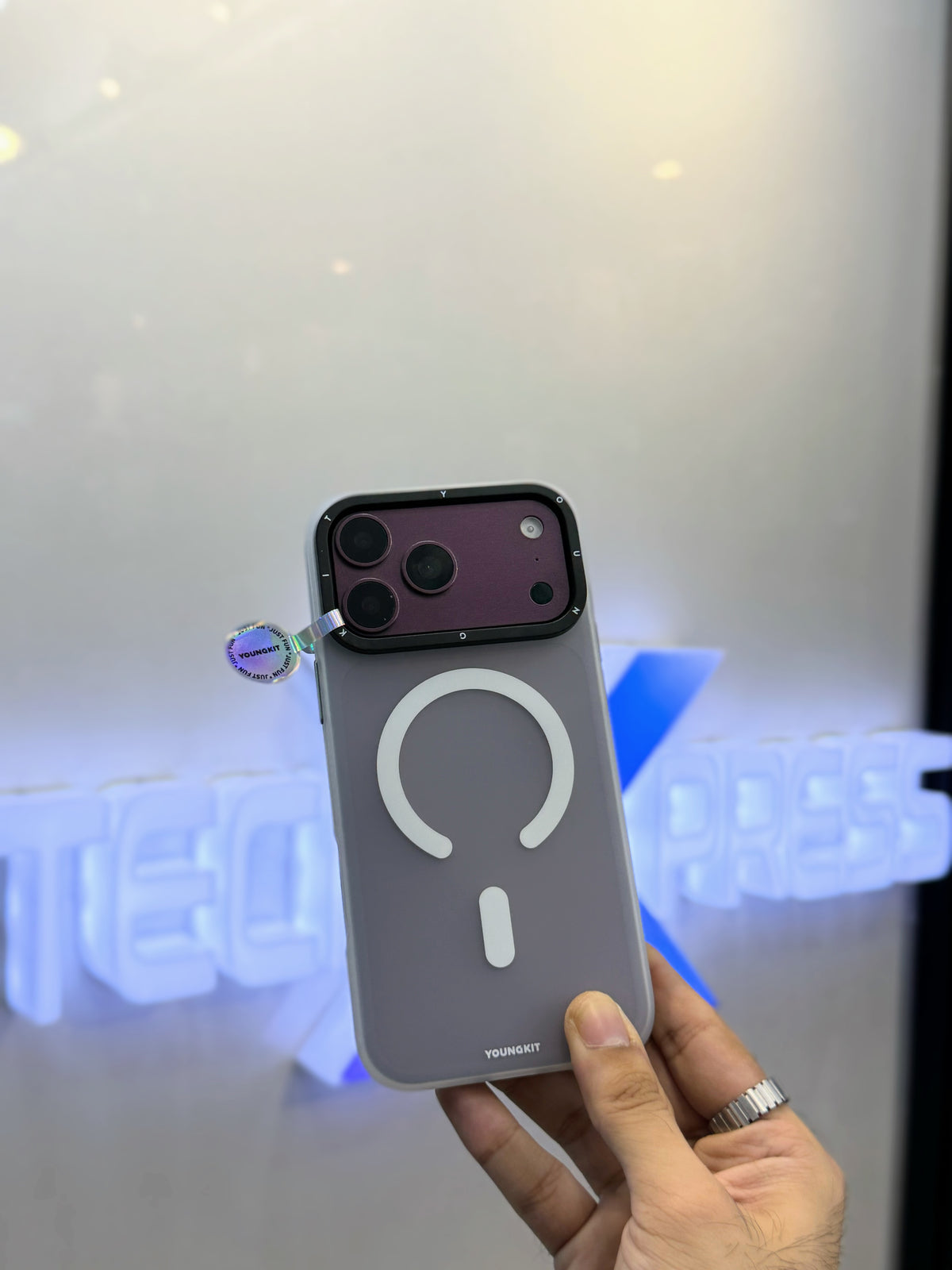 Young Kit Silicone With Camera Stand Cases-18 Series