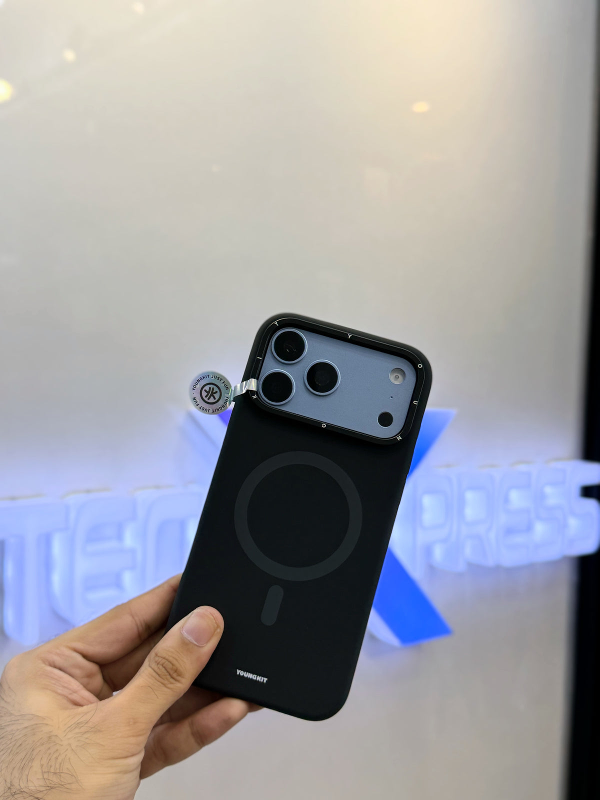 Young Kit Silicone With Camera Stand Cases-18 Series